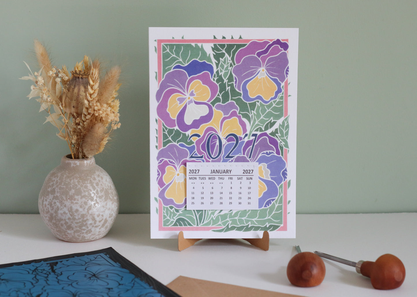 Pansies for Thoughts: 2027 Stand-Up Desk Calendar