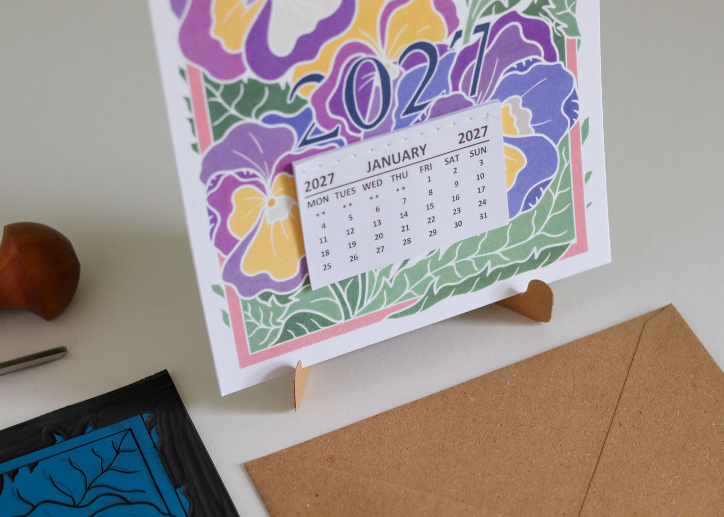 Pansies for Thoughts: 2027 Stand-Up Desk Calendar