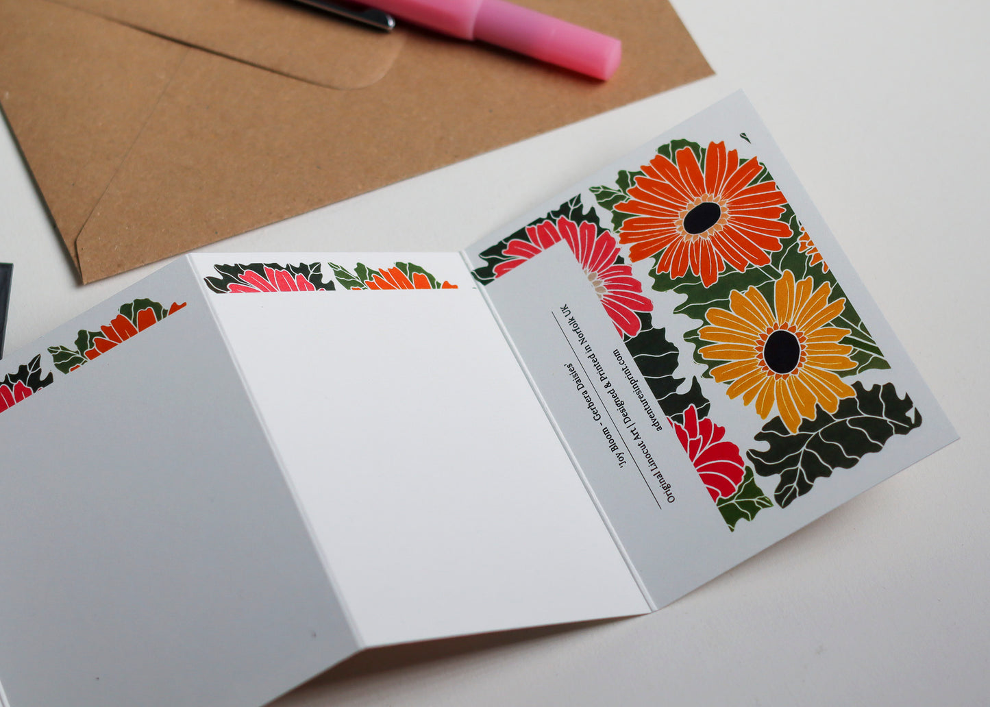 Joy Bloom Gerbera Daisy Garland Card | Single Card & Envelope