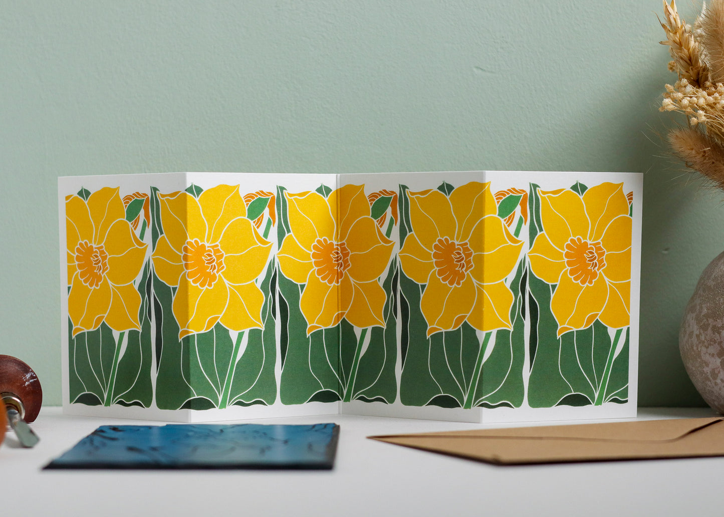 Dancing Daffodil Garland Card | Single Card & Envelope