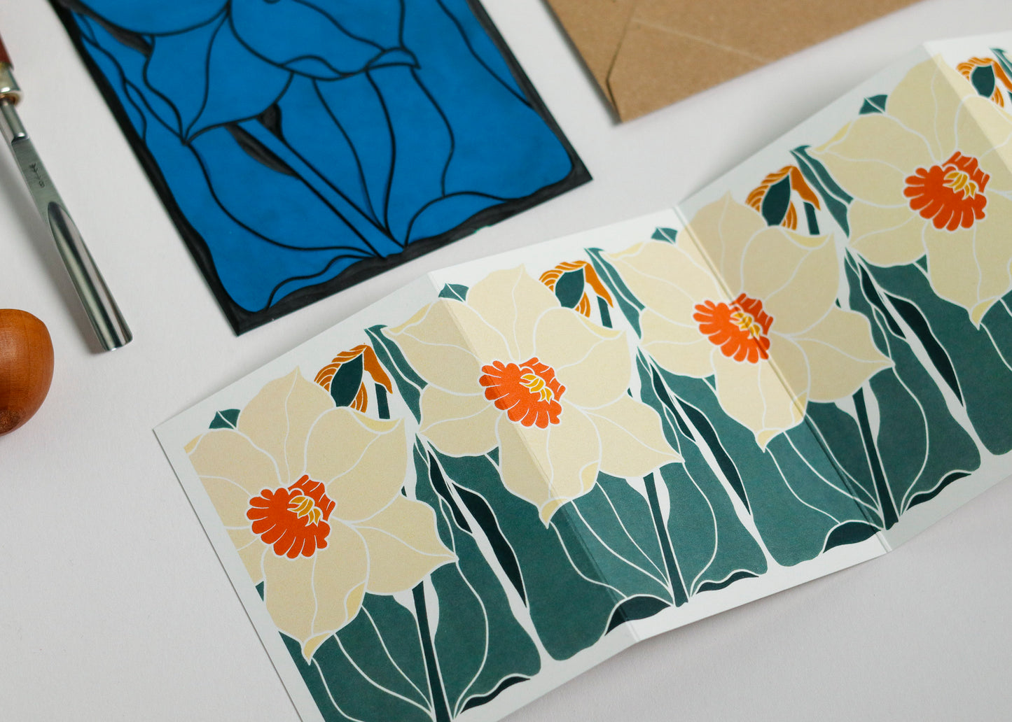 Dancing Bright Daffodil Garland Card | Single Card & Envelope