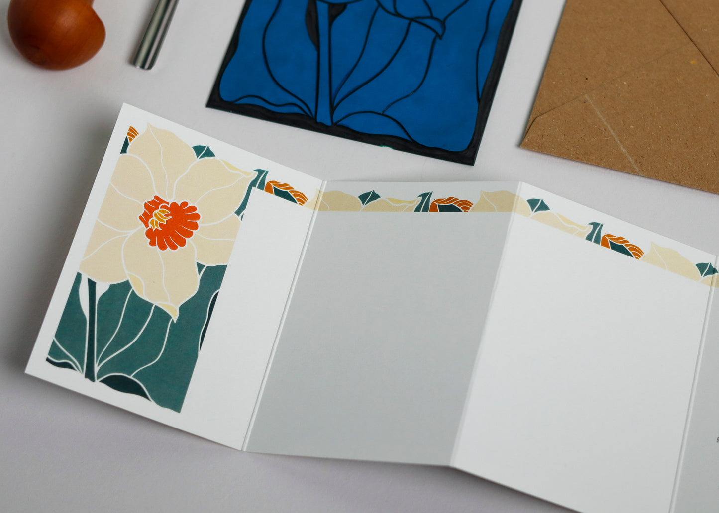 Dancing Bright Daffodil Garland Card | Single Card & Envelope