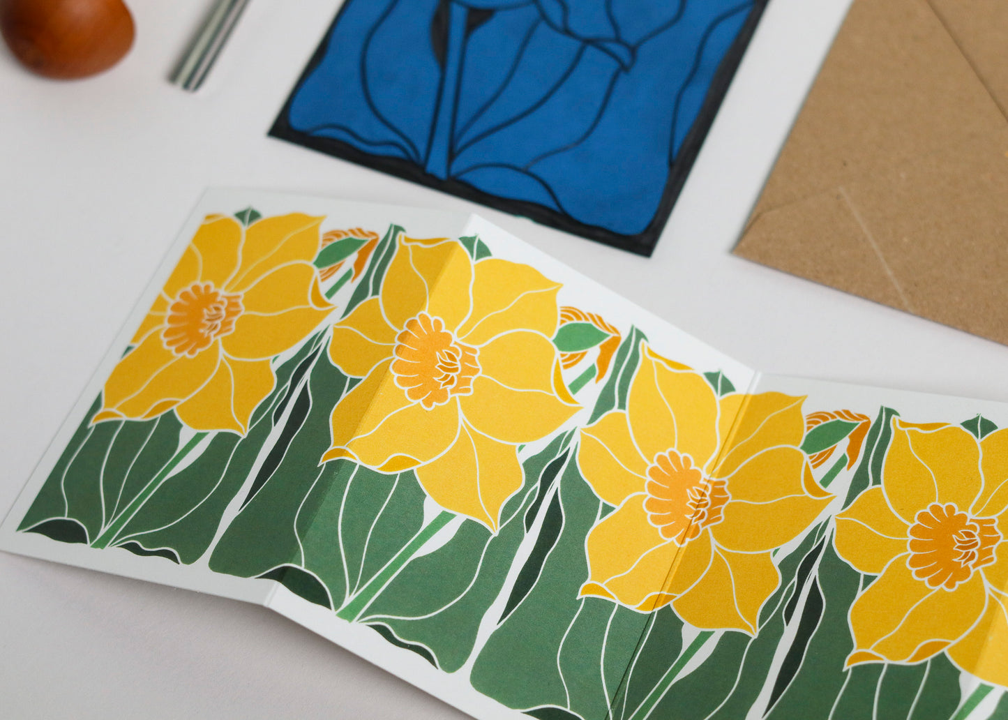 Dancing Daffodil Garland Card | Single Card & Envelope