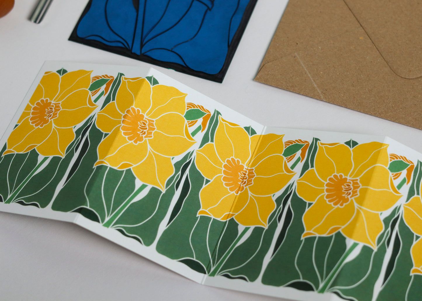 Dancing Daffodil Garland Card | Single Card & Envelope