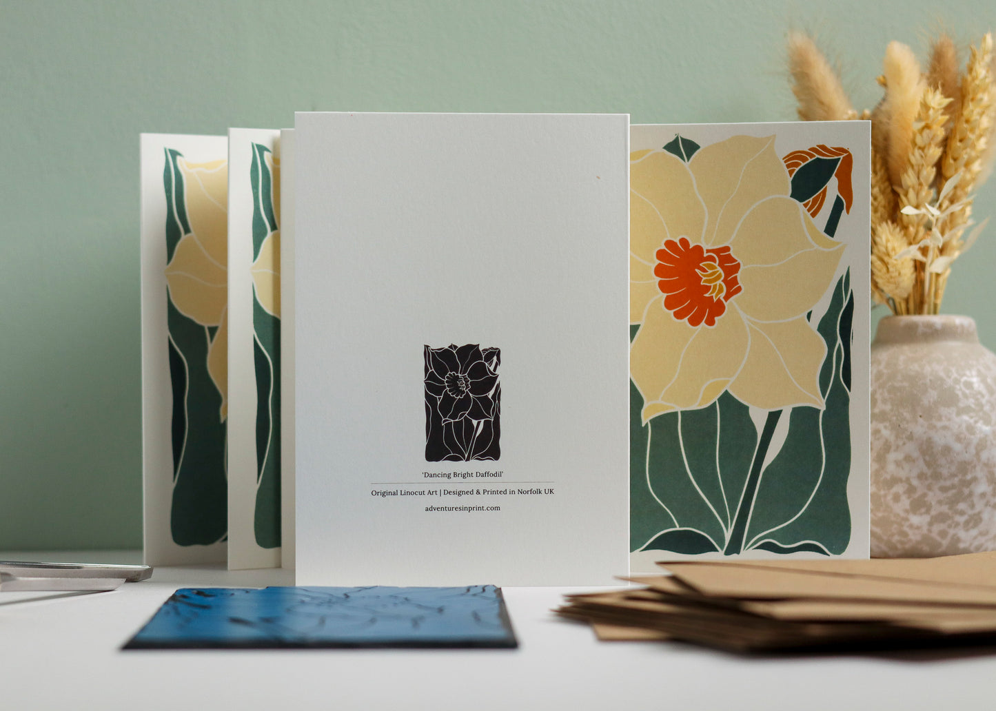 Dancing Bright Daffodil | Set of 8 Notecards & Envelopes