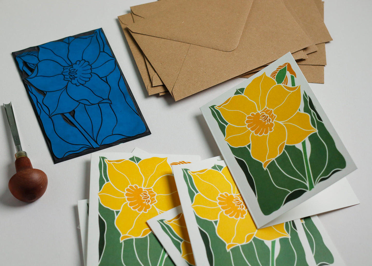 Dancing Daffodil | Set of 8 Notecards & Envelopes